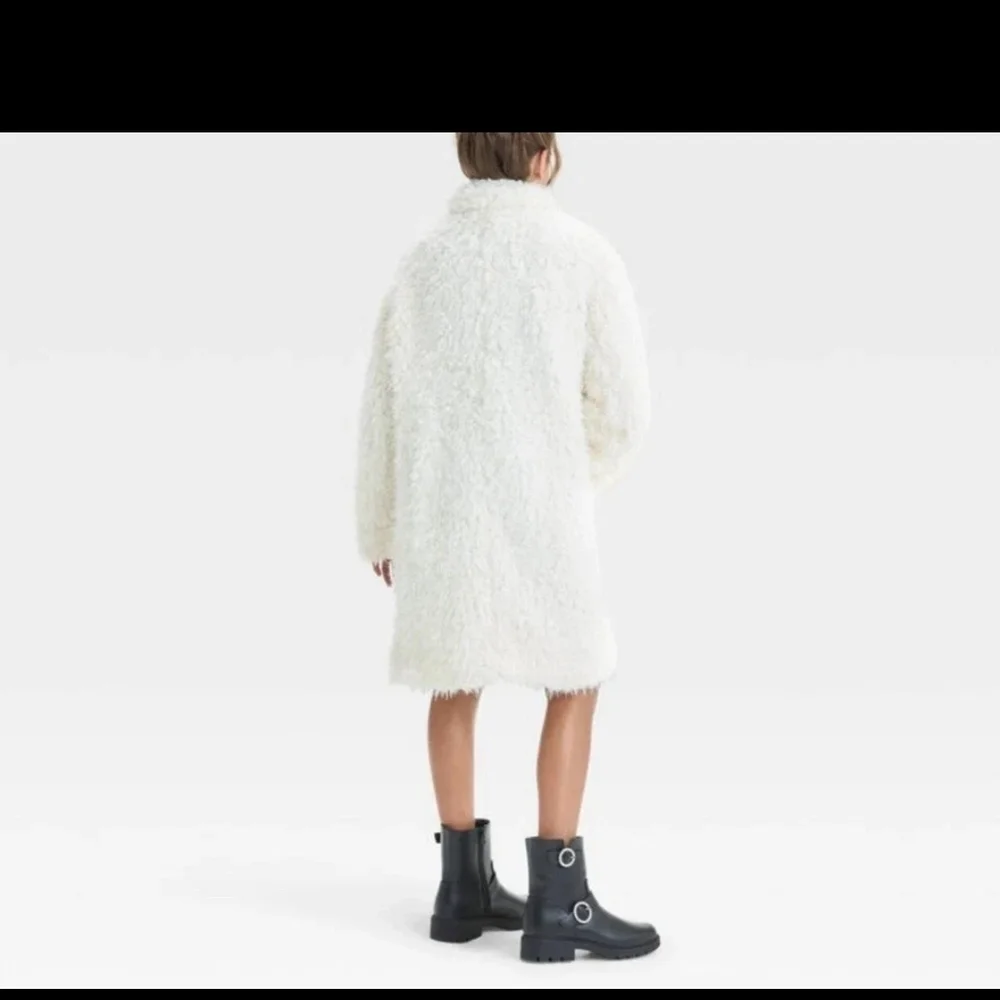 Art Class L(10-12) Girls. Long Faux Fur Ivory White Coat Jacket